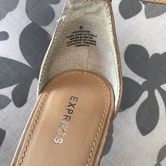 Express Heels - Picture 4 of 4